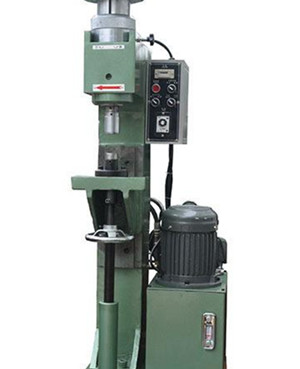 合格的氣壓鉚接機(jī)有哪些特點(diǎn)？