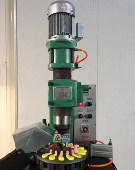 怎樣安全地操作氣液增壓鉚接機？